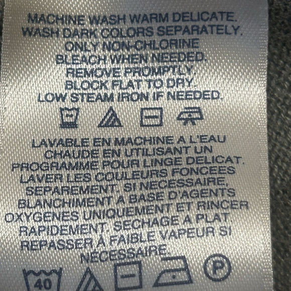 Lands’ End Women’s Gray Button Front Cardigan Sweater Small Knit Classic - Picture 5 of 6